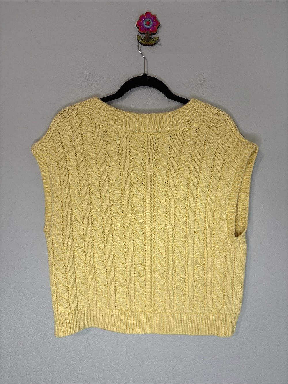 Abercrombie & Fitch Yellow Cable Knit Cropper Sweater Vest L - Picture 3 of 4